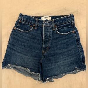 Abercrombie & Fitch Women's Dark Wash Blue Jean High Rise The Dad Short | Size 2
